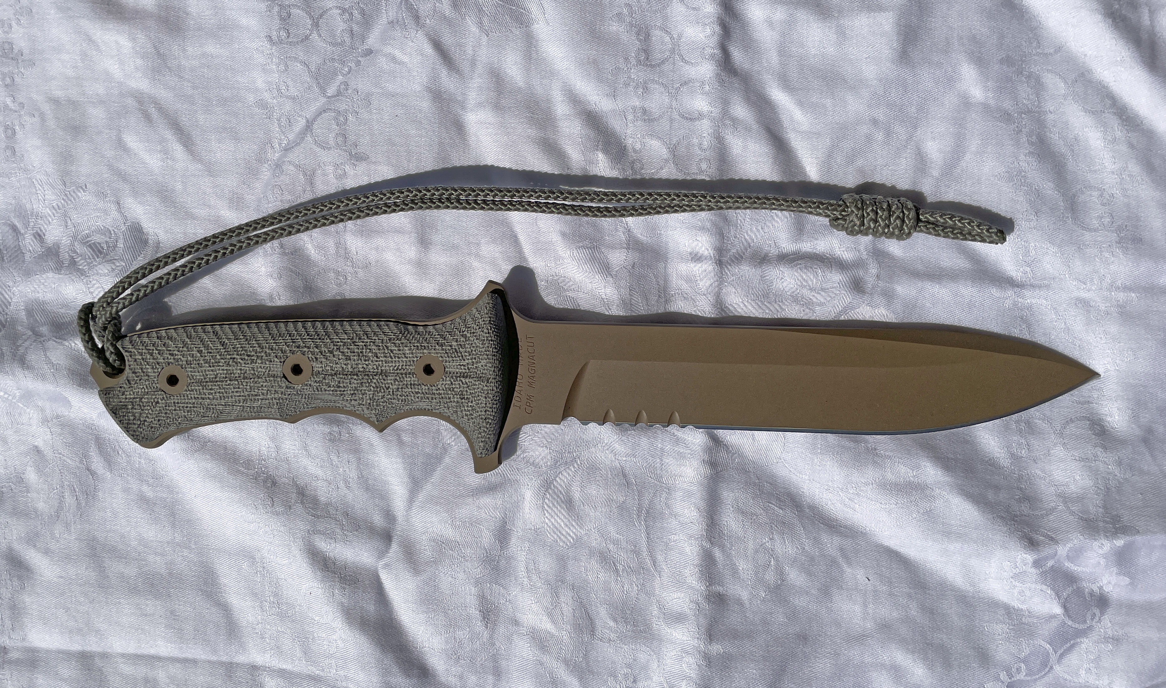 Chris Reeve Green Beret 7" Serrated - Flat Dark Earth - Black Canvas - Coyote Brown Sheath