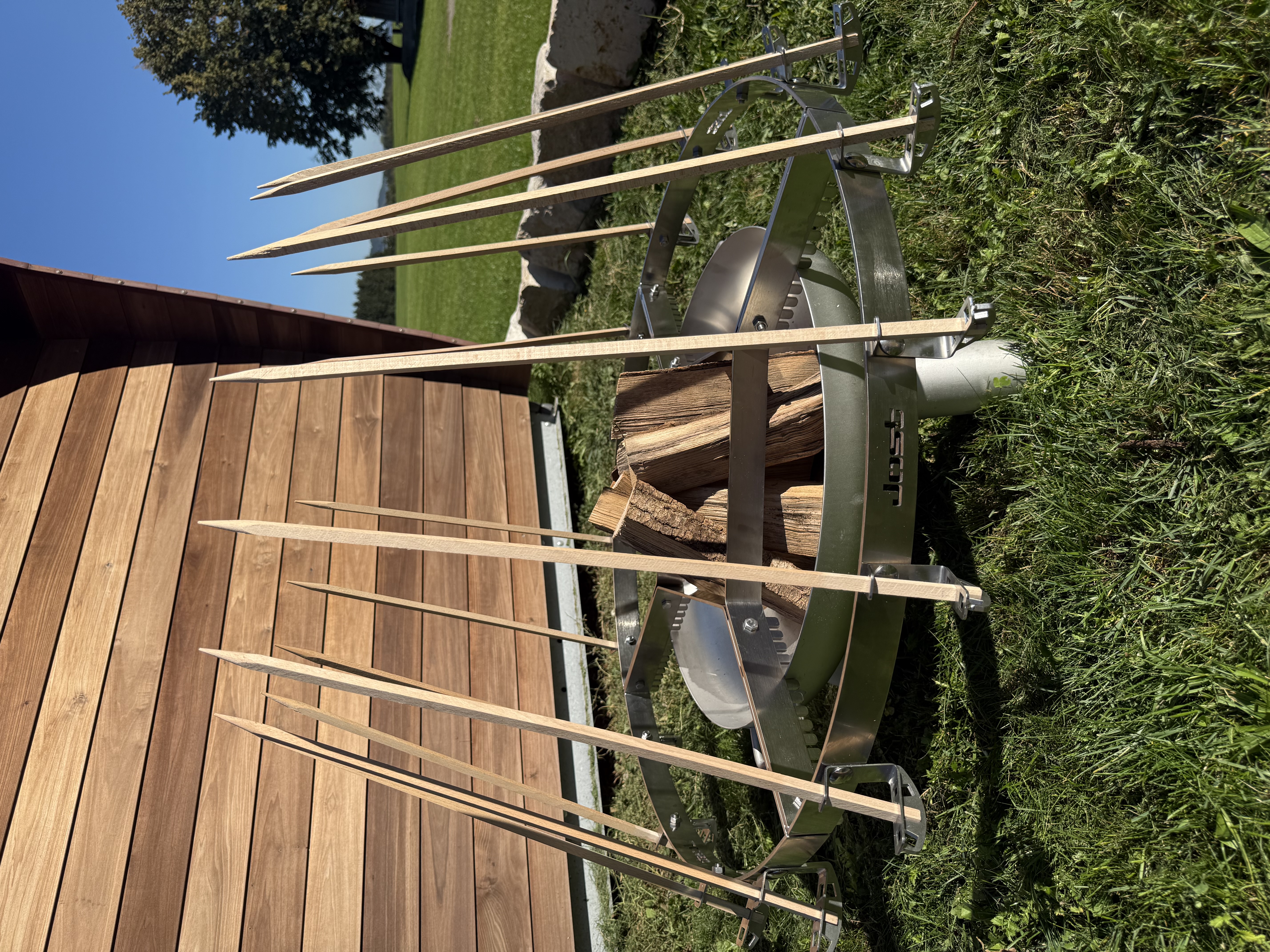 JOST Fish Grill Attachment for Fire Bowls (fire bowl included)